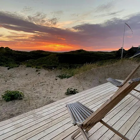 Hébergement de vacances House With Sea View In The Dunes At *