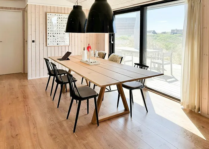 Hébergement de vacances House With Sea View In The Dunes At *